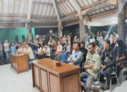 Pertemuan Rapat Dibalai Desa Sidokerto Warga Memilih Walk Out