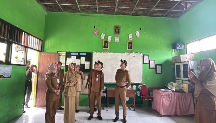 Atap Rusak SDN Sidodadi Dapat Perhatian Plt. Bupati Sidoarjo