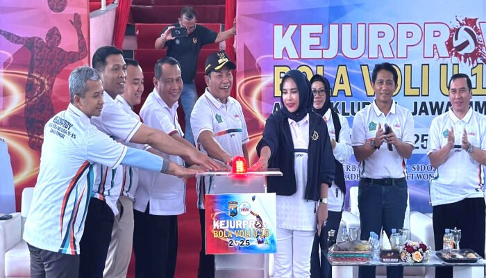 Plt. Bupati Sidoarjo Resmi Buka Kejurprov Bola Voli Indoor U-15