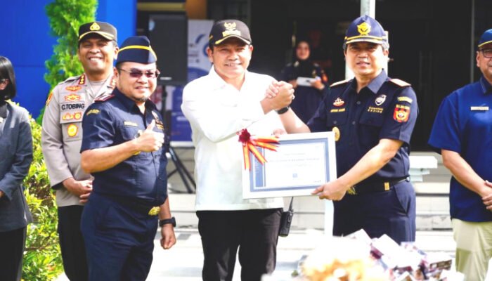 Bea Cukai Nobatkan Sidoarjo PemdaTerbaik Pengelolaan DBHCHT
