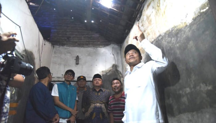 Bantu Renovasi RTLH Bupati Sidoarjo Datangi di Dua Desa