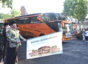 Bupati Subandi Berangkatkan Jamaah Haji Kloter 11 dari Sidoarjo