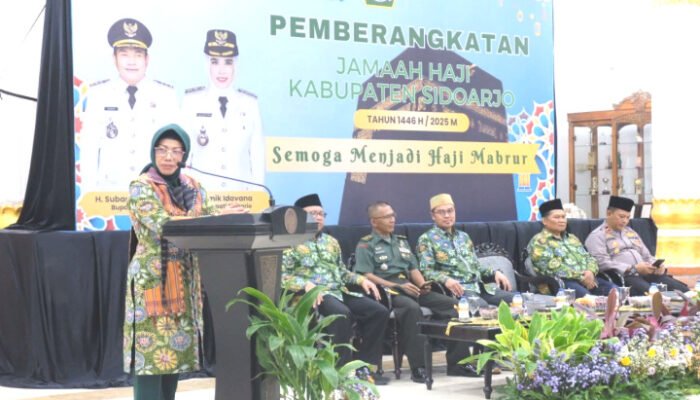 Sekda Sidoarjo Lepas Calon Jamaah Haji dengan Delapan Bus