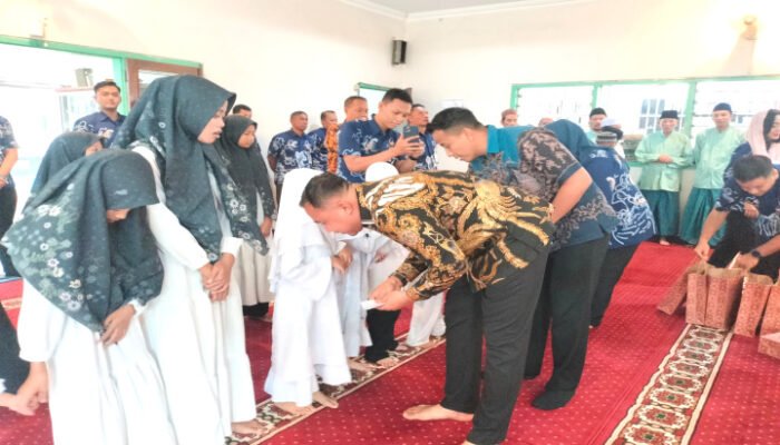 Kalapas Kelas IIA Sidoarjo Gelar Pengajian Rutin dan Baksos.
