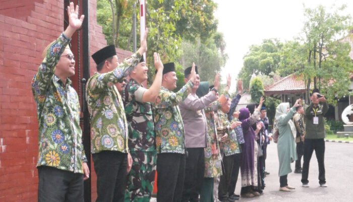 Bupati Sidoarjo Lepas  752 Calon Jamaah Haji Asal Sidoarjo