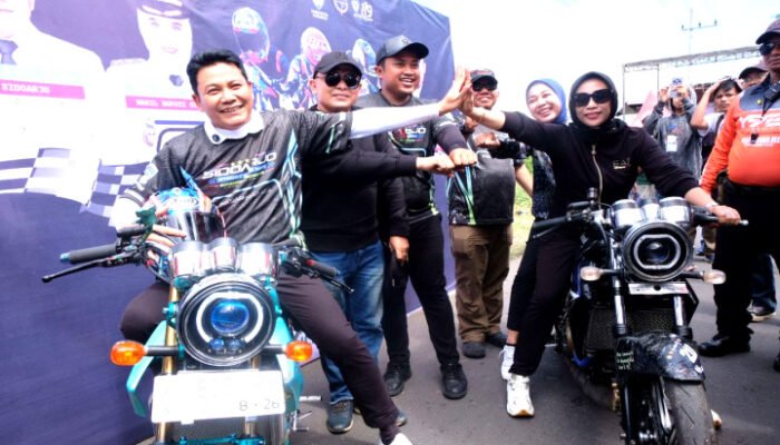 Bupati dan Wabup Sidoarjo Gelar Dragbike Street Race 2025