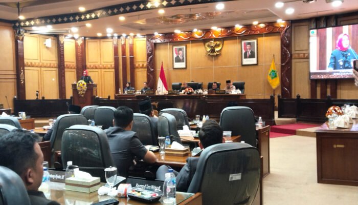 Tamparan Keras Buat Bupati Sidoarjo Dalam Rapat Paripurna DPRD