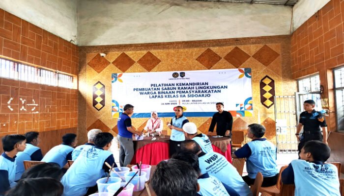 WBP Lapas Sidoarjo Ikuti Pelatihan Tehnik Pembuatan Sabun