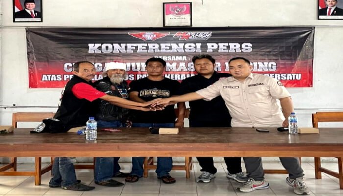 Club Motor Lakukan Jumpa Pers Adanya Penjualan Kostum Palsu