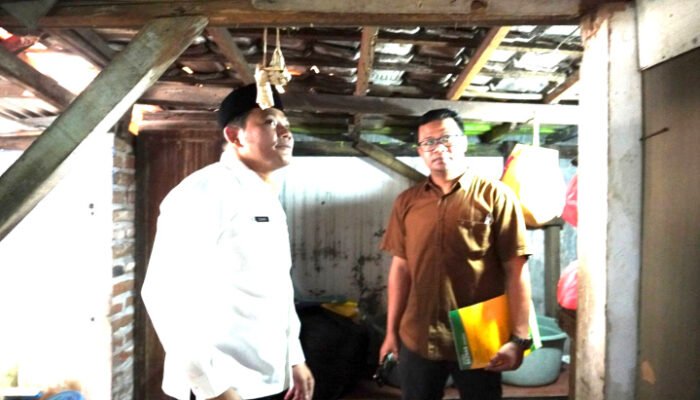 Dua RTLH Dikunjungi Bupati Sidoarjo dan Langsung Direnovasi