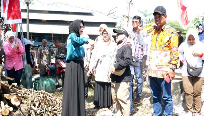Ajak Wabup Mimik, Masyarakat Tidak Buang Sampah di Sungai