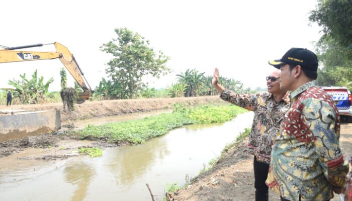 Bupati Sidoarjo Genjot Normalisasi Sungai di Musim Kemarau