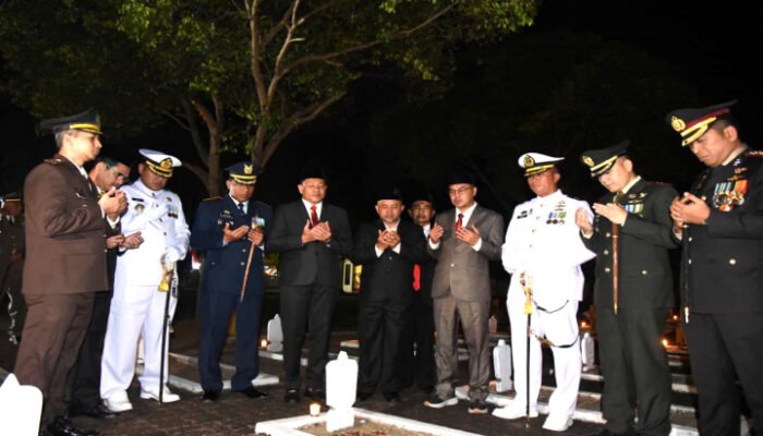 Apel Kehormatan Bupati Hadir Direnungan TMP Kusuma Bangsa