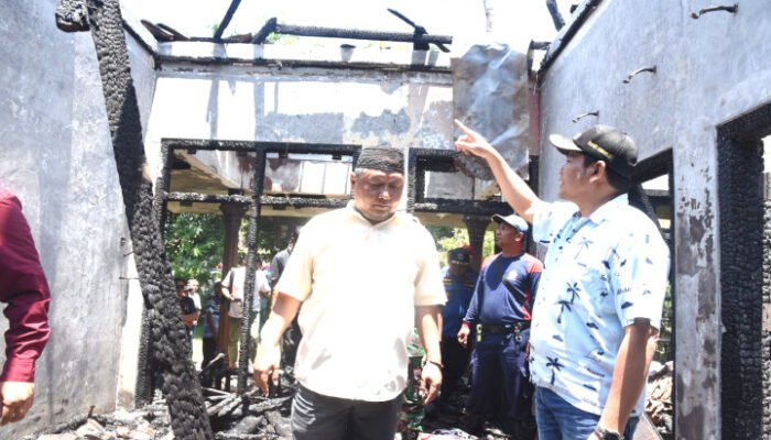 Musibah Kebakaran Rumah Warga di Krian Bupati Bantu Perbaiki