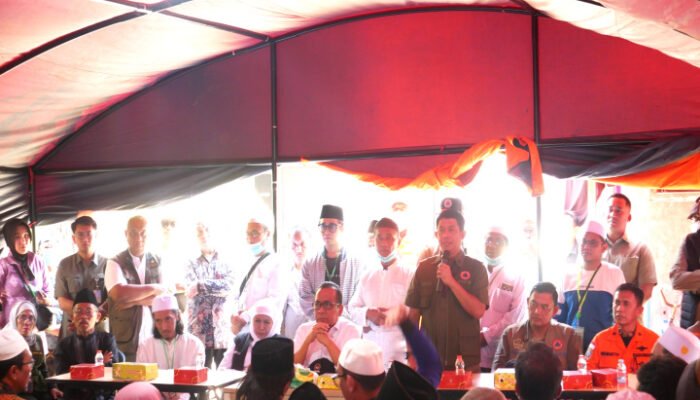 Wali Santri Sepakati Evakuasi Korban Reruntuhan dengan Alat Berat