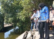 Wabup Sidoarjo Sidak Jembatan di Tambak Cemandi Yang Putus