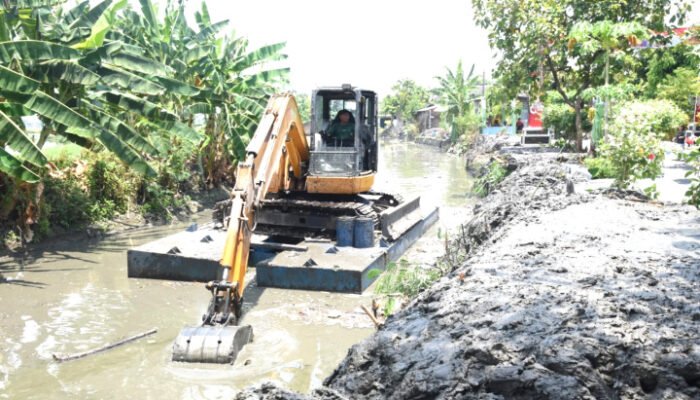 Pemkab Sidoarjo Kebut Normalisasi Sungai Siagakan 34 Pompa Air