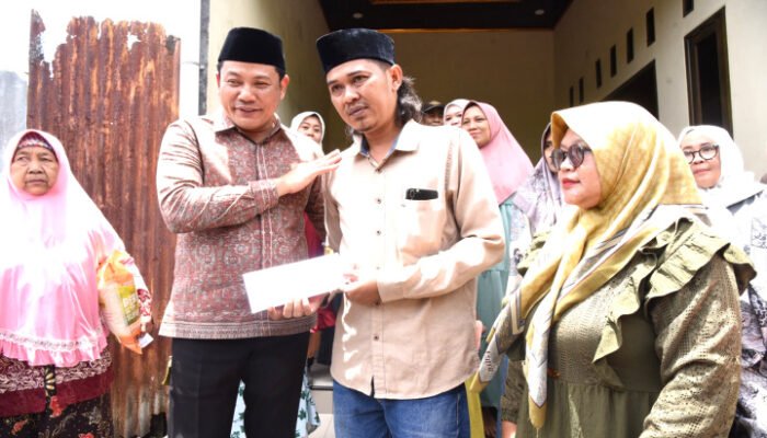 Bupati Subandi Serahkan Santunan Korban Tragedi Al Khoziny