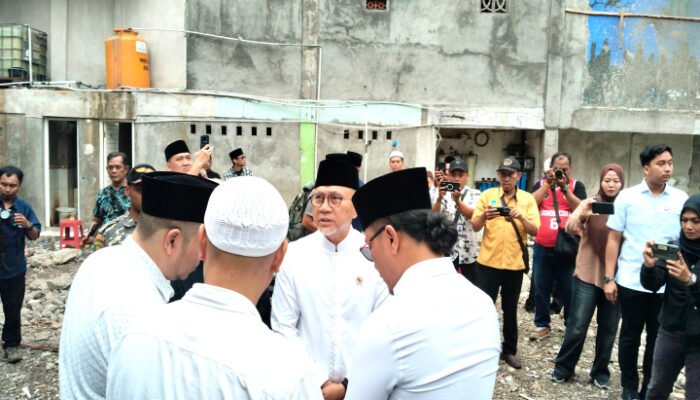Zulkifli Hasan Kunjungi Al Khoziny, Bahwa Pondok itu Lebih Unggul