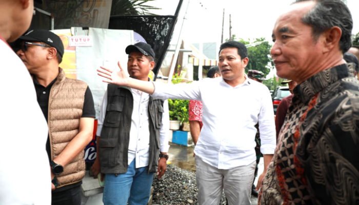 Bupati Temukan Pompa Usang dan Saluran Tertutup di Tropodo