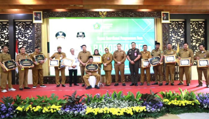 Bupati Subandi Minta Pengawasan Desa Kategori Merah Diperketat