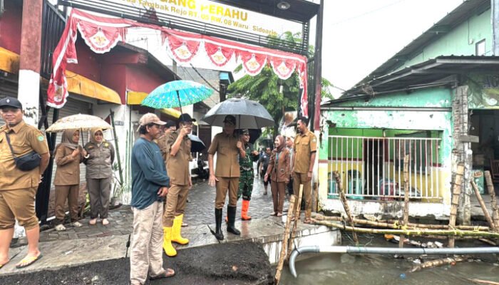 Bupati Subandi Tinjau Dua Lokasi Banjir di Perbatasan Desa