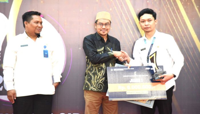 Pemkab Sidoarjo Beri Penghargaan KISI 2025 Kepada Masyarakat