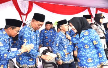 Wabup Sidoarjo Pimpin Upacara Bendera HUT Korpri