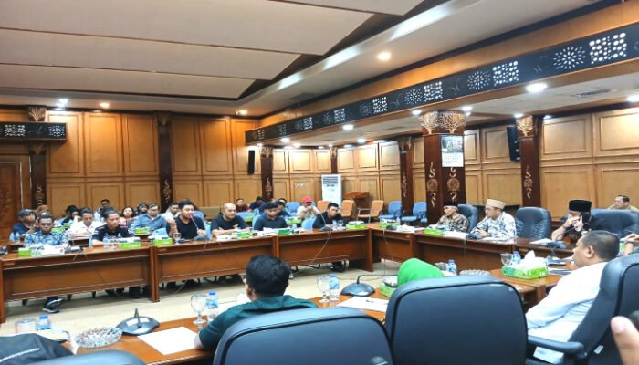 Polemik Tempat  Makam, Warga Perum Istana Mentari Madul DPRD
