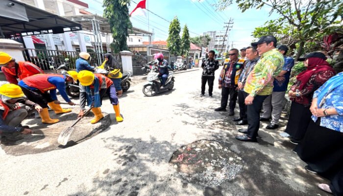 Bupati Turun Langsung, Pantau Percepatan Perbaikan Jalan