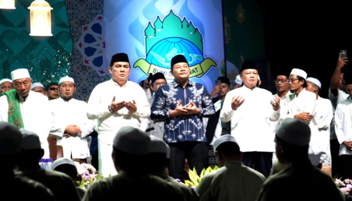 Bupati Sidoarjo Hadiri Haul dan Harlah Pesantren Bumi Shalawat