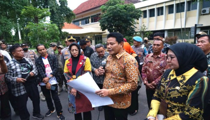 Aksi Mahasiswa, Bupati Sidoarjo Sampaikan Program Strategis