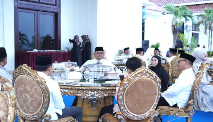 Buka Bersama Gubernur, Kapolda Sulbar Pererat Tali Silaturahmi