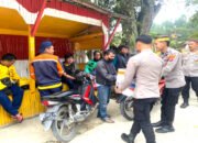 Polres Mamasa Berbagi Berkah Bagikan 150 Paket Takjil