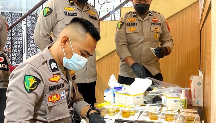 Cegah Narkoba Polda Sulbar Gelar Pemeriksaan Tes Urine Dadakan