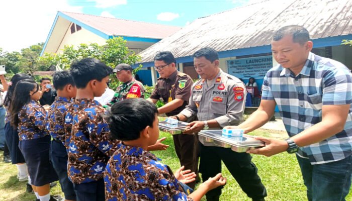 Program MBG Resmi Diluncurkan di SMPN 002 Mamasa