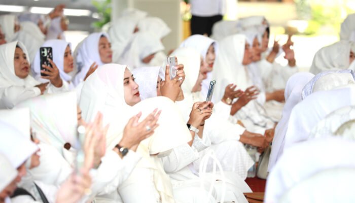 Ngaji Cerdas Ahad Pahing dan Halal Bihalal PKK Sidoarjo