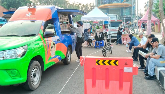 Layanan Baca Gratis Melalui Perpustakaan Keliling di CFD Sidoarjo
