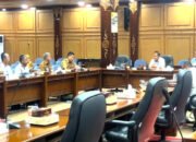 Warga Kedungturi Adukan Limbah Pabrik Ispatindo ke Komisi C