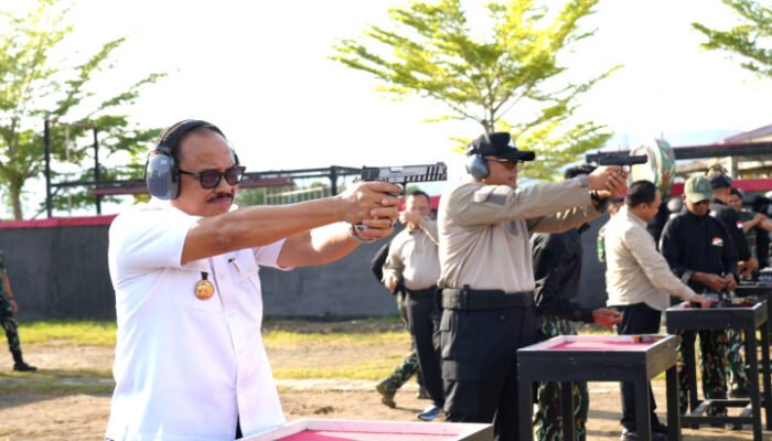 Eksebisi Menembak Forkopimda Warnai HUT Bhayangkara ke-80