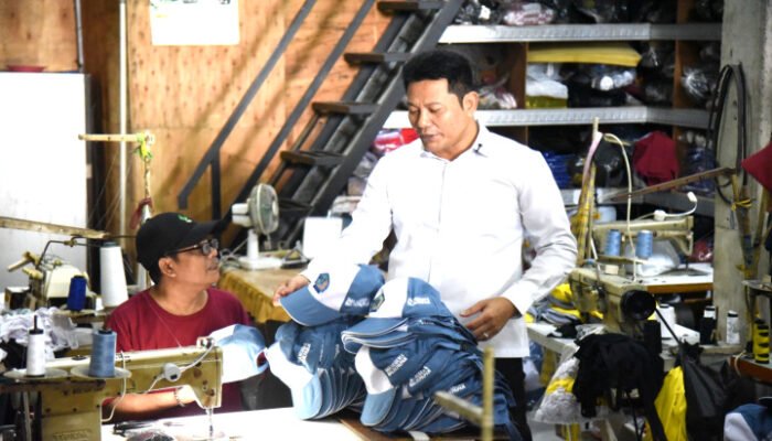 Pemkab Sidoarjo Dampingi Penerbitan Perizinan UMKM Topi