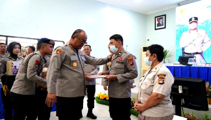 Kapolda Sulbar Tegaskan Prinsip Keadilan Dalam Memimpin