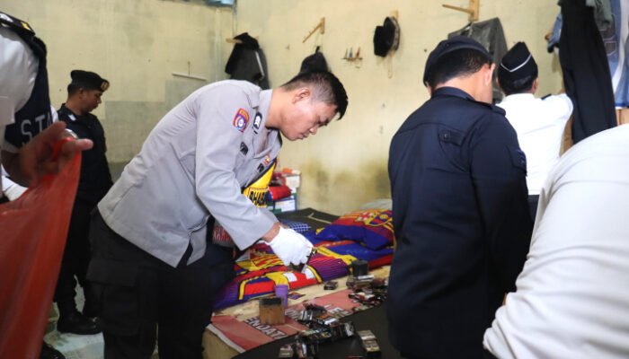 Razia di Lapas Kelas III Mamasa Bersama TNI-Polri Berjalan Aman