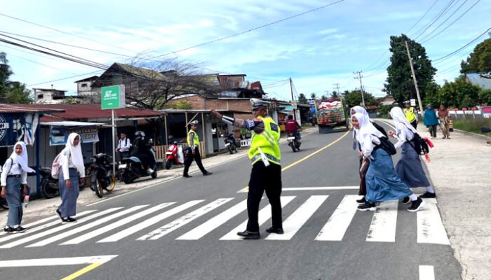 Keamanan di Jam Sibuk, Ditlantas Sulbar Aktif Berikan Pelayanan