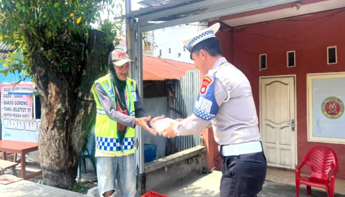 Jumat Berkah, Ditlantas Sulbar Hadir di Tengah Masyarakat