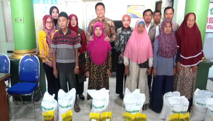 Pemkab Sidoarjo Salurkan Bantuan Beras dan Minyak Goreng