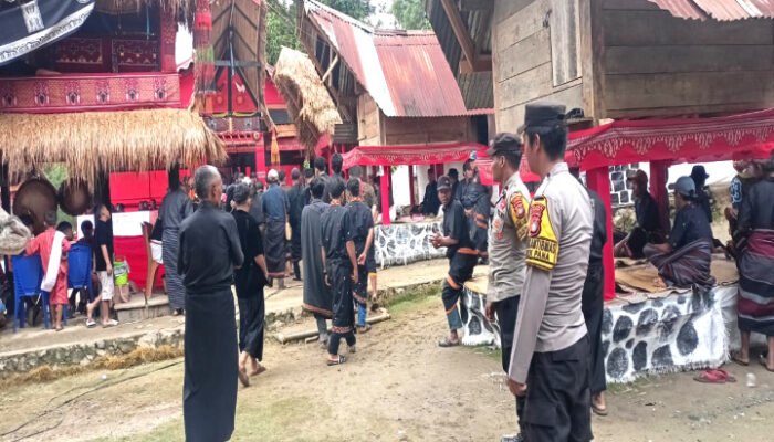 Polsek Pana Sambang Duka dan Pengamanan Upacara Adat