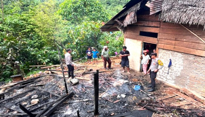 Api dari Dapur Hanguskan Sebagian Rumah Warga di Tabulahan.