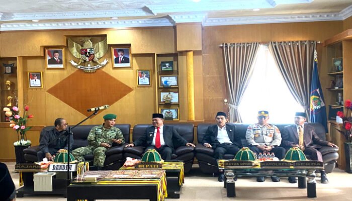 Waka Polres Mamasa Hadiri Pelantikan Pejabat Pemkab Mamasa
