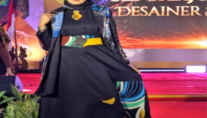 HUT Dekranasda,Fransiska Yuk 2005 Pamerkan Batik Khas Sidoarjo